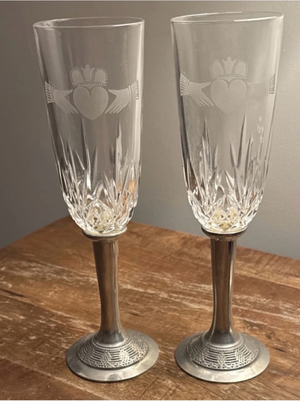 Mulligan pewter Crystal & Pewter Wedding Flute with Claddagh Set 8.5" inches